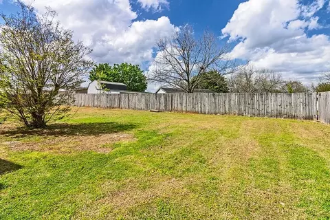 Exterior - 302 Arrlington Bnd, Byron, GA 31008 photo 3 of 7