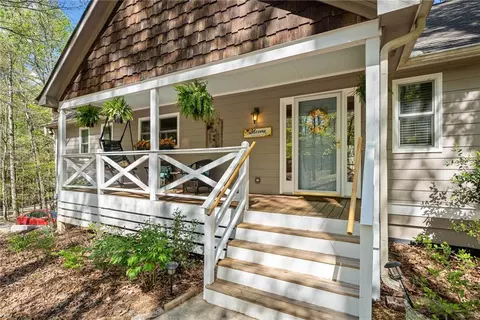 102 Hemlock St, Waleska, GA 30183