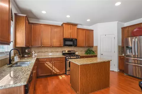 Kitchen - 415 Eldridge Dr, Suwanee, GA 30024 photo 2 of 2