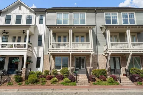 825 Maplewood Dr, Roswell, GA 30075