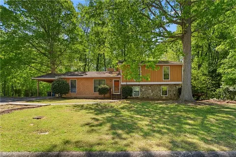 1800 Coachman Cv, Snellville, GA 30078