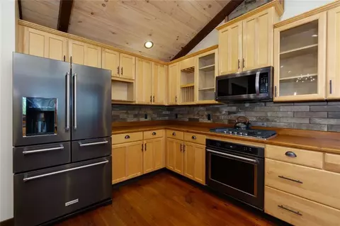 Kitchen - 56 Bee Tree Ridge Dr, Jasper, GA 30143 photo 2 of 6