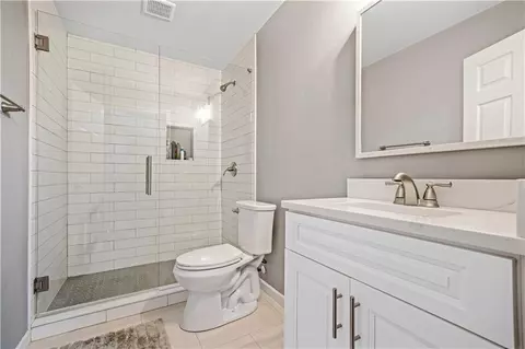 Bath - 155 Glenside Ln, Duluth, GA 30097 photo 5 of 6