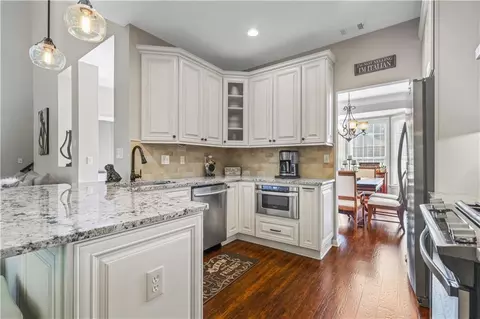 Kitchen - 155 Glenside Ln, Duluth, GA 30097 photo 2 of 6