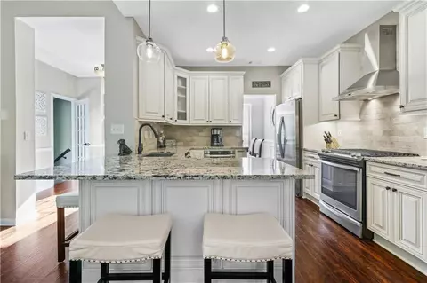 Kitchen - 155 Glenside Ln, Duluth, GA 30097 photo 6 of 6