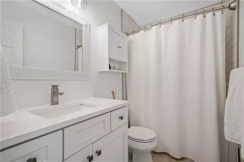 Bath - 155 Glenside Ln, Duluth, GA 30097 photo 6 of 6