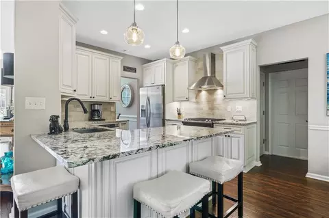 Kitchen - 155 Glenside Ln, Duluth, GA 30097 photo 5 of 6