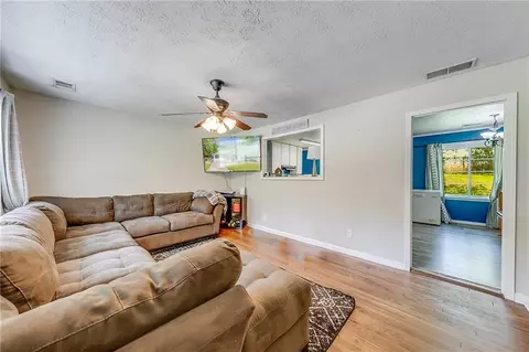 Living - 104 Pineview Dr, Monroe, GA 30655 photo 1 of 2