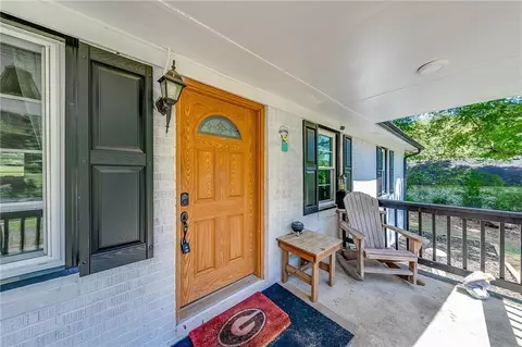 Exterior - 104 Pineview Dr, Monroe, GA 30655 photo 4 of 8
