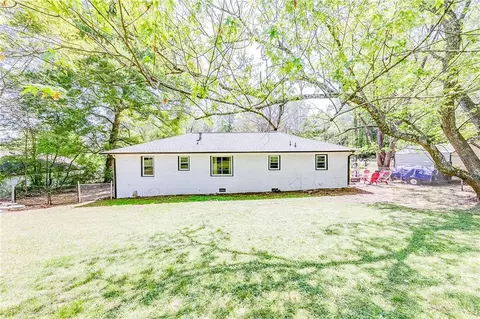 Exterior - 104 Pineview Dr, Monroe, GA 30655 photo 6 of 8