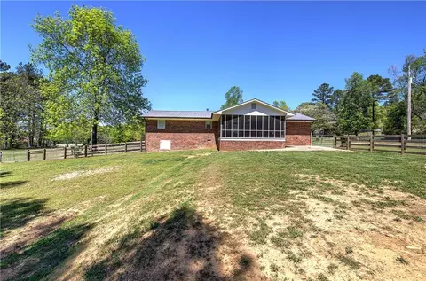 Exterior - 300 Mini Rd SE, Rydal, GA 30171 photo 4 of 18