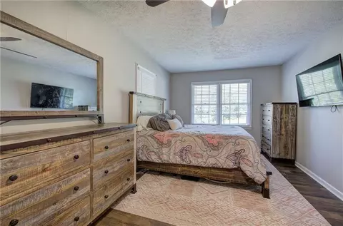 Bedroom - 300 Mini Rd SE, Rydal, GA 30171 photo 2 of 6