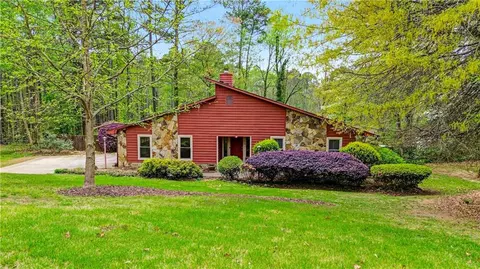 3976 Stacy Ln, Snellville, GA 30039