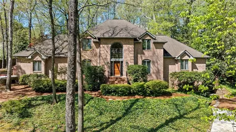 5520 Glen Errol Rd, Atlanta, GA 30327