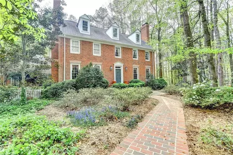 5884 Hammersmith Rd, Stone Mountain, GA 30087