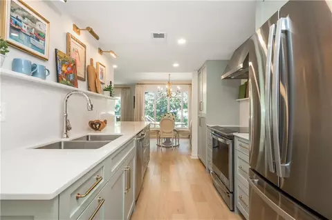 39 Ivy Gates NE, Atlanta, GA 30342