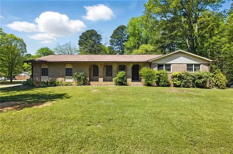 2846 Spring Lake Dr, Buford, GA 30519