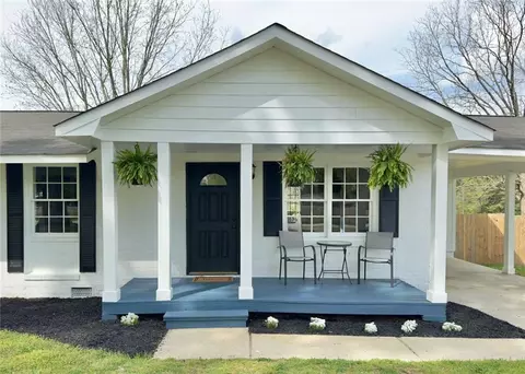 Exterior - 262 E Main St, Rutledge, GA 30663 photo 2 of 12