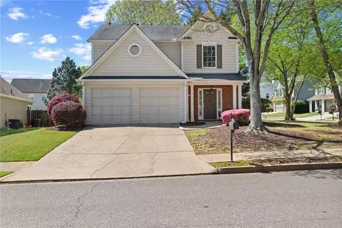 4070 Amber Leaf Dr, Roswell, GA 30076
