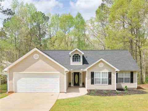 135 Kimbell Farm Dr, Locust Grove, GA 30248