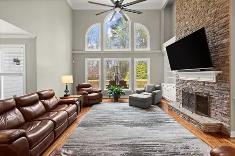 Living - 65 Oakhurst Leaf Dr, Milton, GA 30004 photo 2 of 5