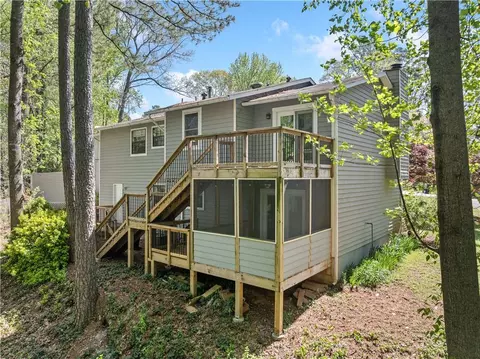 1842 Jarrett Dr, Lawrenceville, GA 30043
