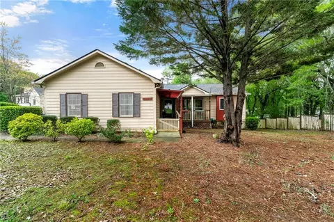 2172 Oakland Ridge Dr, Lawrenceville, GA 30044