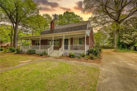 177 Fairview Dr, Fairburn, GA 30213