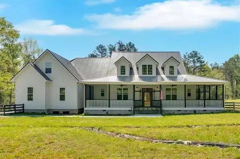 139 Crabtree Dr, Tunnel Hill, GA 30755