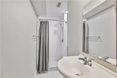 Bath - 3988 Centennial Trl, Duluth, GA 30096 photo 4 of 4