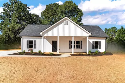 104 Tabitha Page Ln, Toccoa, GA 30577