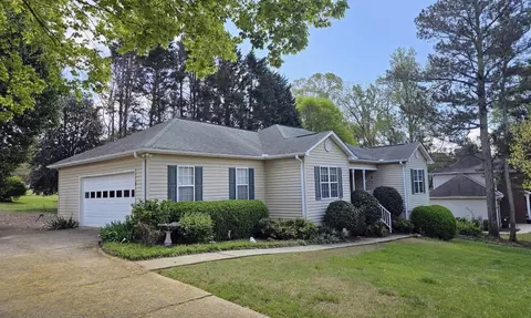 Exterior - 3753 Maple Forge Ln, Gainesville, GA 30504 photo 2 of 8