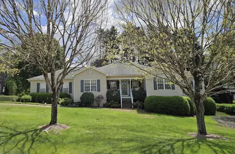 3753 Maple Forge Ln, Gainesville, GA 30504