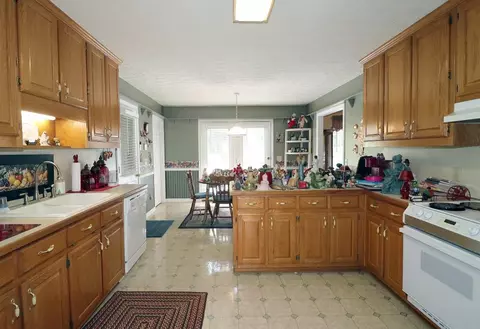 Kitchen - 3753 Maple Forge Ln, Gainesville, GA 30504 photo 2 of 3