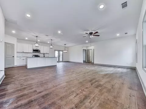Living - 397 Cutoff Rd, Jasper, GA 30143 photo 2 of 5