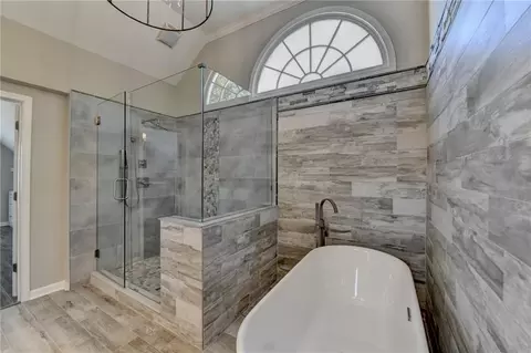 Bath - 3237 Birkdale Ave, Duluth, GA 30097 photo 7 of 11