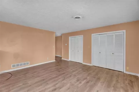 Living - 2981 W Point Rd W, Lagrange, GA 30240 photo 5 of 6