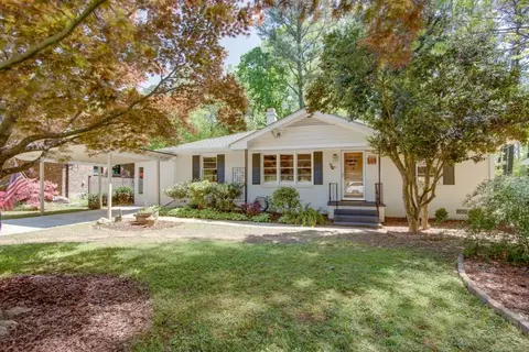 2469 Hunting Valley Dr, Decatur, GA 30033