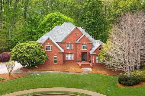 221 Streamside Ct, Lilburn, GA 30047