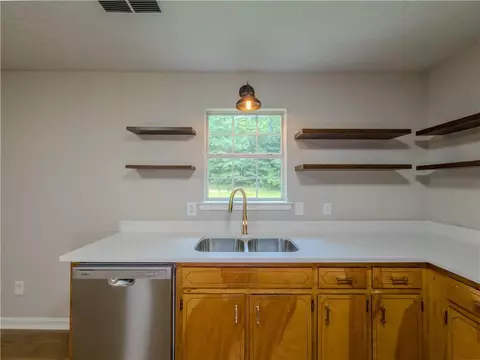 Kitchen - 175 Stoneview Cir, Covington, GA 30016 photo 4 of 4