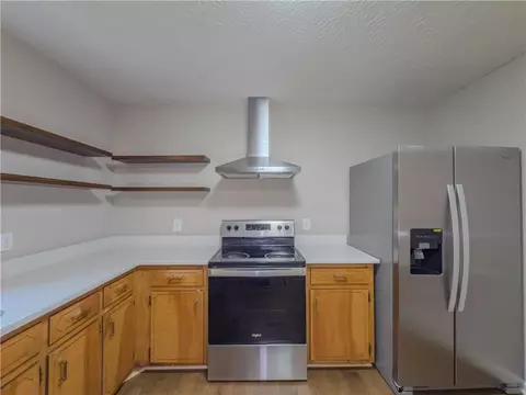 Kitchen - 175 Stoneview Cir, Covington, GA 30016 photo 3 of 4