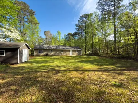 Exterior - 175 Stoneview Cir, Covington, GA 30016 photo 8 of 9
