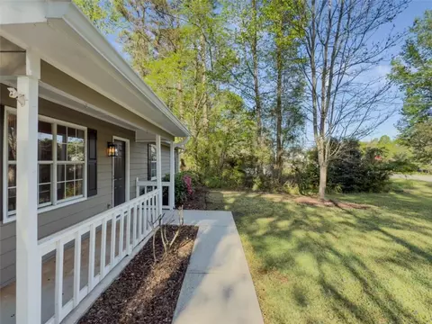 Exterior - 175 Stoneview Cir, Covington, GA 30016 photo 2 of 9