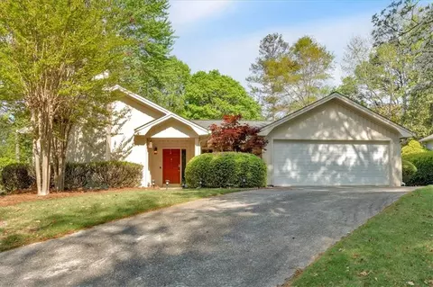 30 Sweetwood Ct, Roswell, GA 30076