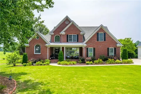 37 Gold Creek Ct, Dawsonville, GA 30534
