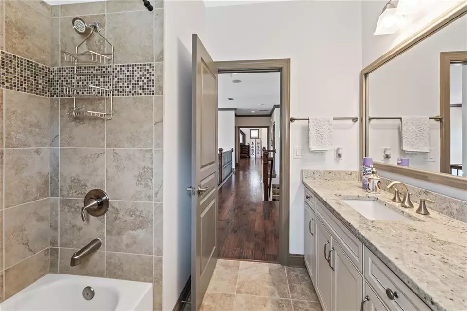 Bath - 4241 Woodward Walk Ln, Suwanee, GA 30024 photo 2 of 4