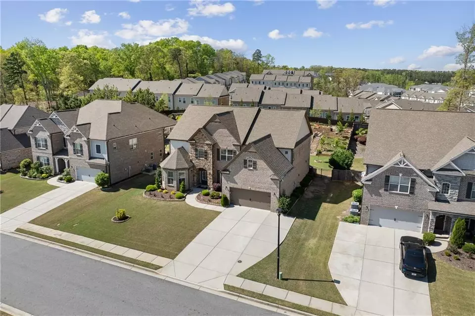 View/Area - 4241 Woodward Walk Ln, Suwanee, GA 30024 photo 2 of 4