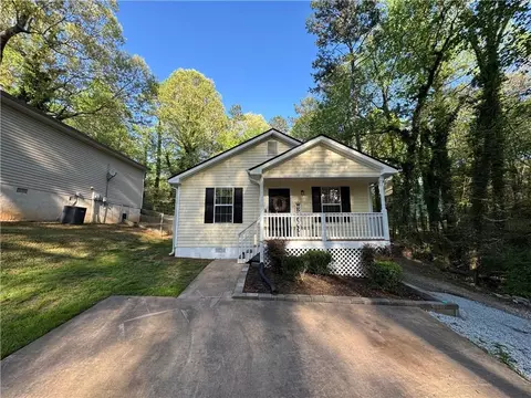 9296 Horseshoe Bnd, Gainesville, GA 30506