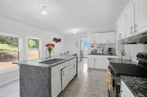 153 Helen Rd, Covington, GA 30016 photo 6