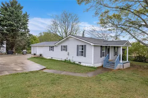 7310 Pea Ridge Pl, Gainesville, GA 30506